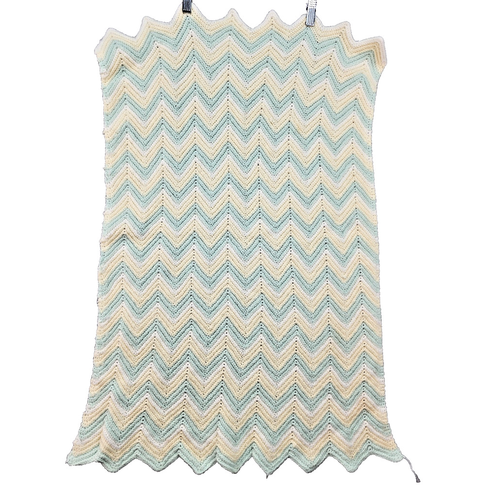 Vtg Knit Baby Doll Afghan Throw 24x36 Green Yellow Zig Zag Chevron Blanket Handm - Picture 3 of 7